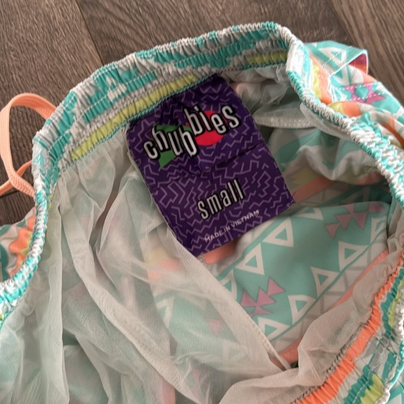 Chubbies matching shirt and shorts set - Picture 6 of 6